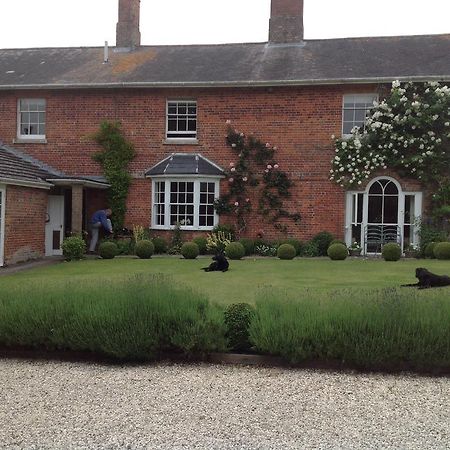 Brunton Farmhouse Hotel Collingbourne Kingston ภายนอก รูปภาพ