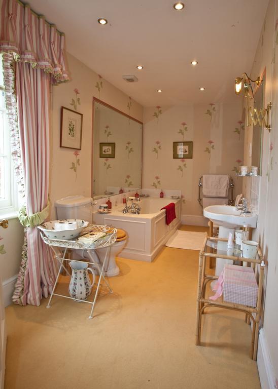Brunton Farmhouse Hotel Collingbourne Kingston ภายนอก รูปภาพ