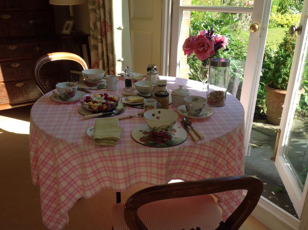 Brunton Farmhouse Hotel Collingbourne Kingston ภายนอก รูปภาพ