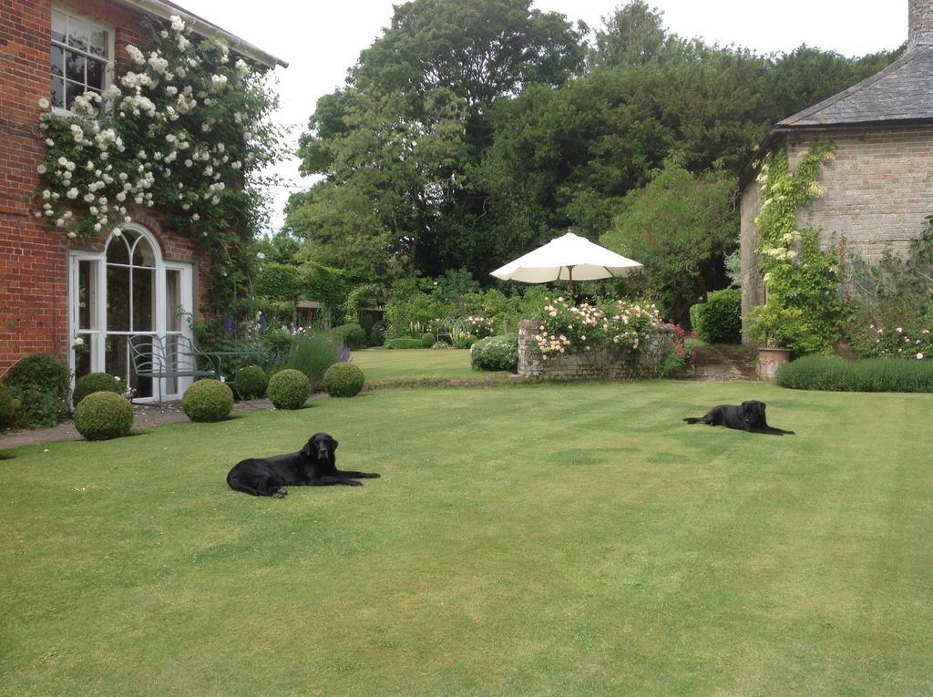 Brunton Farmhouse Hotel Collingbourne Kingston ภายนอก รูปภาพ