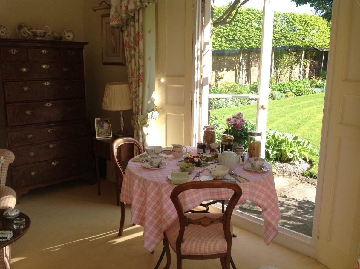 Brunton Farmhouse Hotel Collingbourne Kingston ภายนอก รูปภาพ